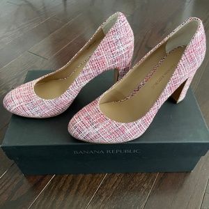 NWT Banana Republic Round Toe Block Heels